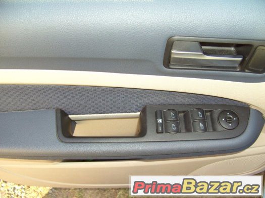 Ford Focus Turnier 1.6 Ti-VCT Titanium – fotografie 5