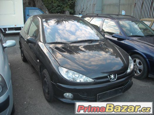 ZLEVNĚNO Peugeot 206 1.4i SPORT R.v 2003 – fotografie 1