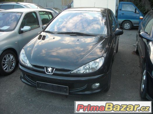 ZLEVNĚNO Peugeot 206 1.4i SPORT R.v 2003 – fotografie 2