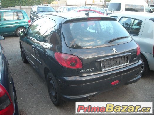 ZLEVNĚNO Peugeot 206 1.4i SPORT R.v 2003 – fotografie 4