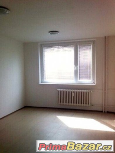 Pronájem bytu 28 m2, Kroměříž - blízko centra. – fotografie 2