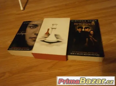 Twilight saga v AJ - New Moon, Eclipse, Breaking Dawn
