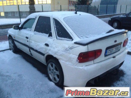 Ford Escort 1.6i ZETEC - nepojízdné – fotografie 2