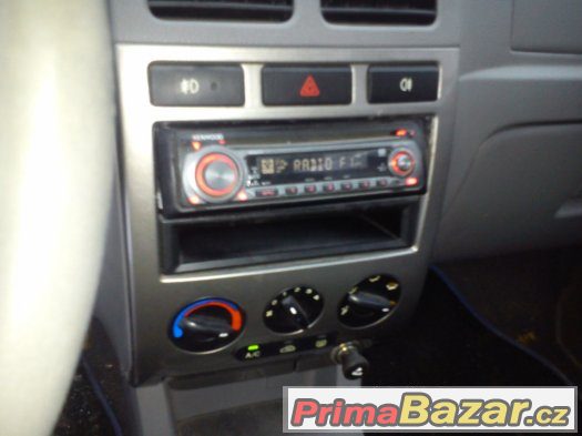 Prodám Kia Rio combi 1.5i rok výroby 2003 – fotografie 4