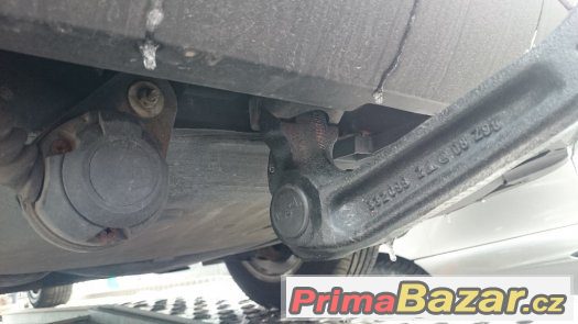 VW Passat 2004 integrované dětské sedačky,tažné zařízení – fotografie 2