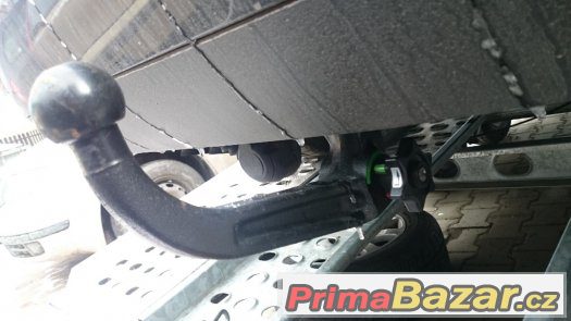 VW Passat 2004 integrované dětské sedačky,tažné zařízení – fotografie 3