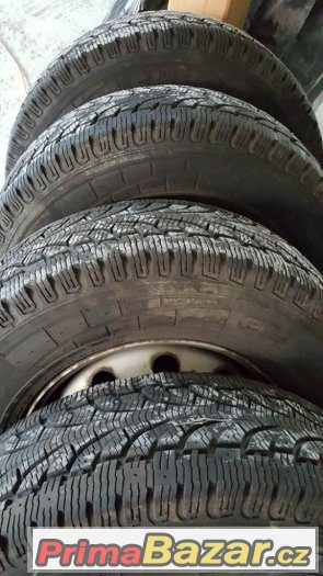 Pirelli zimní 215/70 R15 C vzorek 7mm, s disky jako nové. ci – fotografie 5