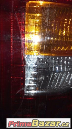 Opel Zafira zadni leve svetlo kryt. – fotografie 1