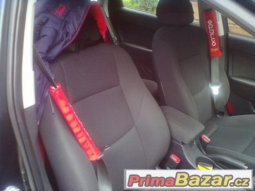 HYUNDAI i30 CRDí CW combi 2009 – fotografie 5