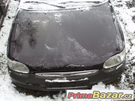 ford escort hatchback stříbr a fial – fotografie 3