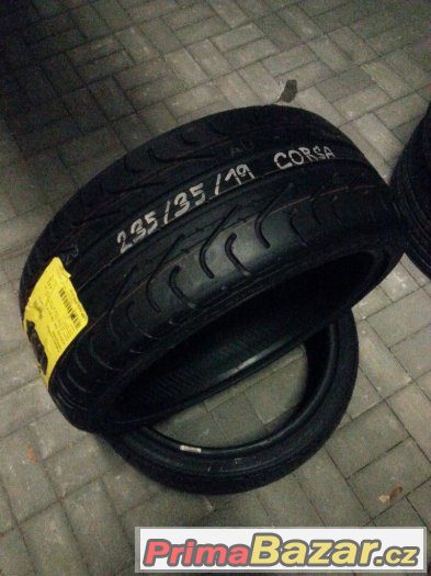Pneu Pirelli Corsa 235/35R19 – fotografie 1