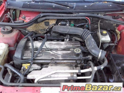 ford escort 1,6 16v combi 1998 červená – fotografie 2