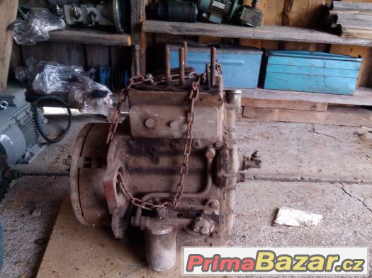 Polomotor Zetor 2001 – fotografie 1