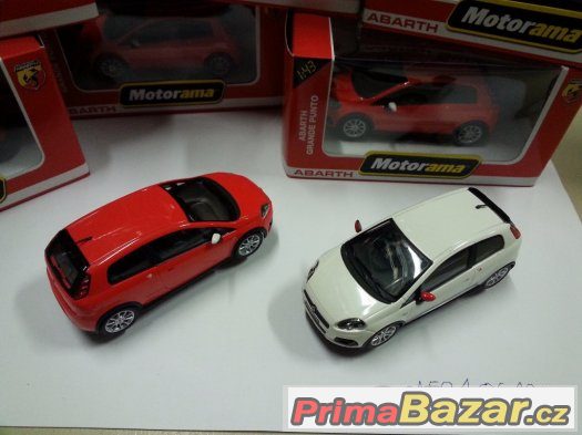 Model 1:24 Fiat Grande Punto Abarth – fotografie 2