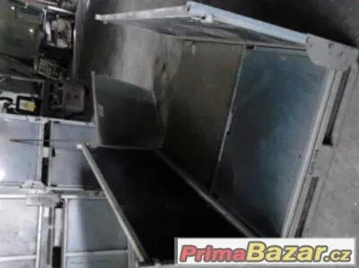 kovové přepravní boxy