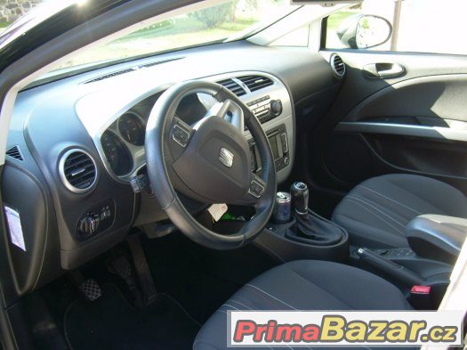 Seat Leon, 1.6TDi, 77kW, černý krasavec, vynikající stav – fotografie 5