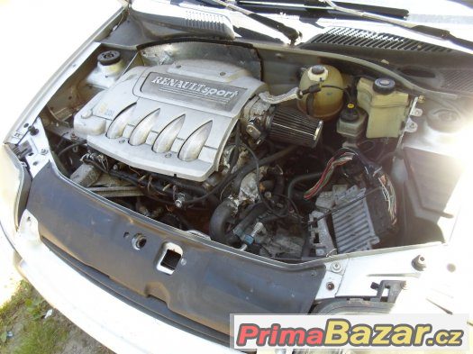 Renault Clio Sport 2,0i 16V 124kW rok 2001 - Náhradní díly – fotografie 4