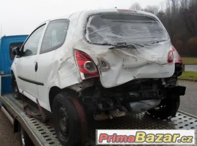 Koupím na Renault Twingo od roku 2012 kompletní zadek