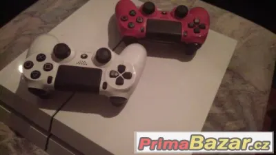 Herní konzole ps4