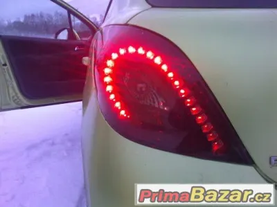 Prodám na Peuegot 207 zadní led světla