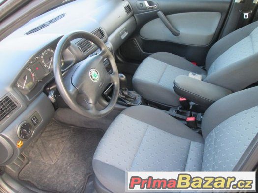 Škoda Octavia kombi 1.6i – fotografie 3