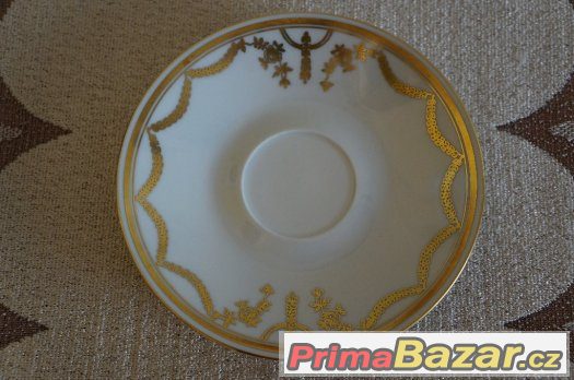 Porcelánový hrníček s podšálkem ve starém stylu – fotografie 2