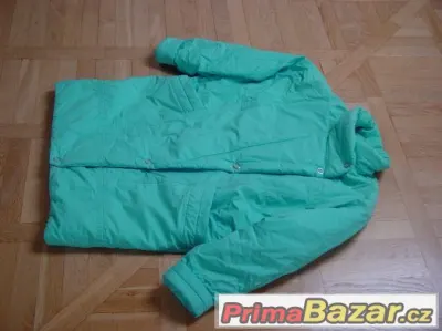 Podzimní a zimní bunda, šály 3x, svetr, halenka, brož
