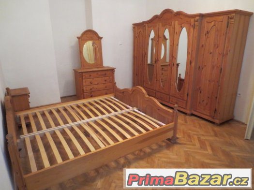 Masivní ložnicová sestava ve venkovském stylu. – fotografie 1