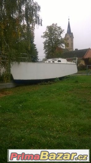 Plastová loď – fotografie 1