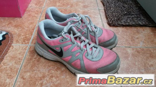 Nike 35,5 růžové – fotografie 2