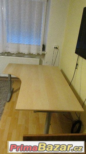 Kancelářský stůl – fotografie 3