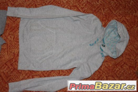 Značkový set na9-10 let  za 50Kč – fotografie 1