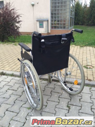 Invalidní vozík Meyra, sedák 44 – fotografie 2