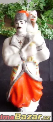 Porcelánová figurální karafa na alkohol-Kozák
