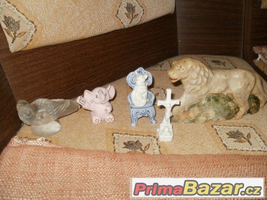 Prodám porcelánová zvířátka,skleněnou vázu,karafu – fotografie 1