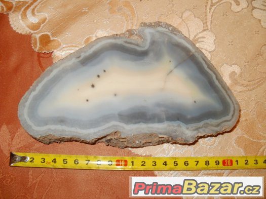 Prodám plechovou krabičku,dřevěné malované lžíce,řez achátem – fotografie 1