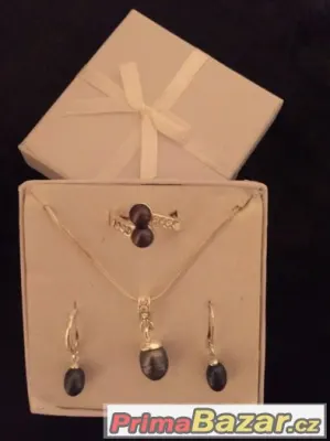 set bižuterie černé naušničky kuličky, řetízek, prstýnek