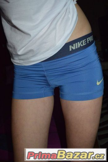 modré fitnes kratasy nike-pro – fotografie 1