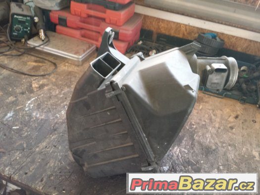 audi A6 2,5 TDI r.v.99 air box vzduchovy filtr – fotografie 2