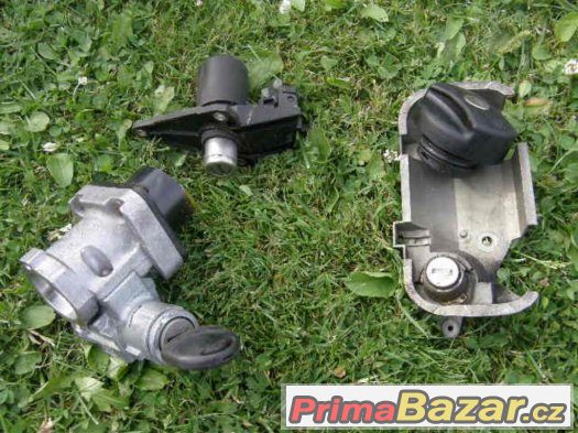 opel corsa B 1.0 r.v. 2000 zrcatko okno sterace zamky vzpery – fotografie 5