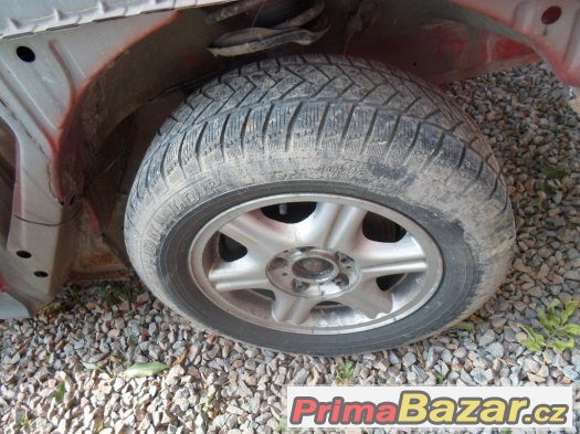 BMW - originální zimní hliníková kola 15" styl 10 - pneu 50% – fotografie 4
