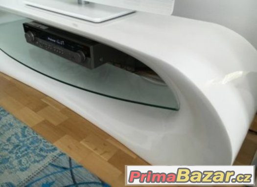 krásný supermoderní TV stolek bílý – fotografie 1