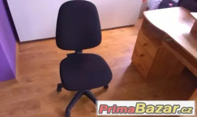 Židle otočná