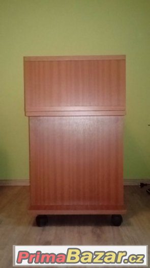 TV stolek na kolečkách – fotografie 3