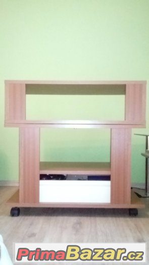 TV stolek na kolečkách – fotografie 4