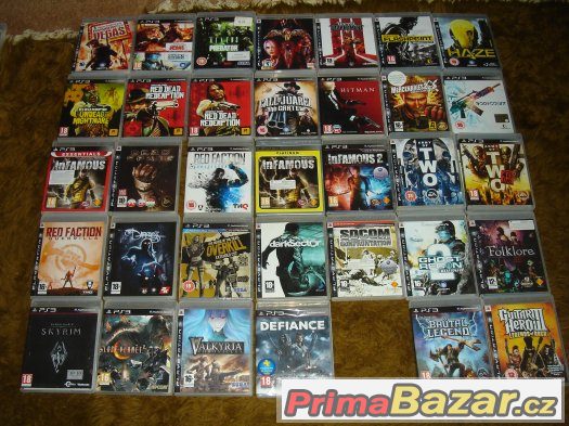 Prodám zánovní PS3 Super Slim 500GB, je červený + hry – fotografie 3