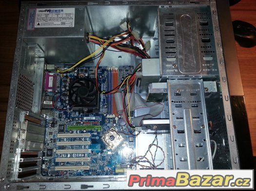 PC skříň se zdrojem – fotografie 3