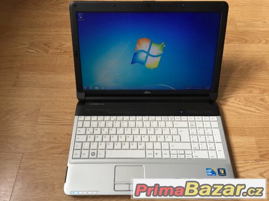 FUJITSU, Core i3 4x2.20GHz, Intel HD, 4GB ram, 500GB – fotografie 1