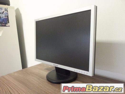 LCD monitor 22´ Samsung - perfektní stav – fotografie 1