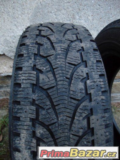216/65R16C 105/107R Pirelli Chrono (ZIMNÍ) – fotografie 2